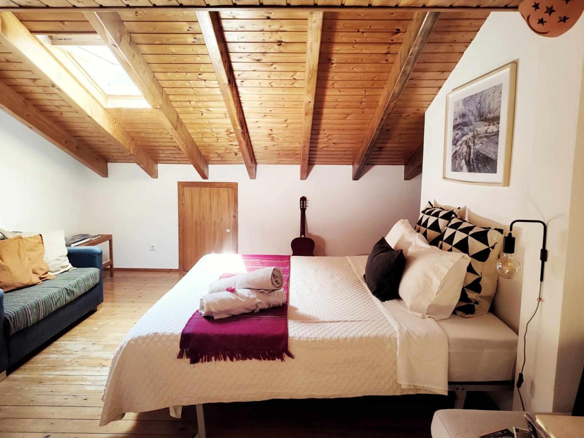 Homestay Attic Private Bedroom 阿尔热祖尔 外观 照片