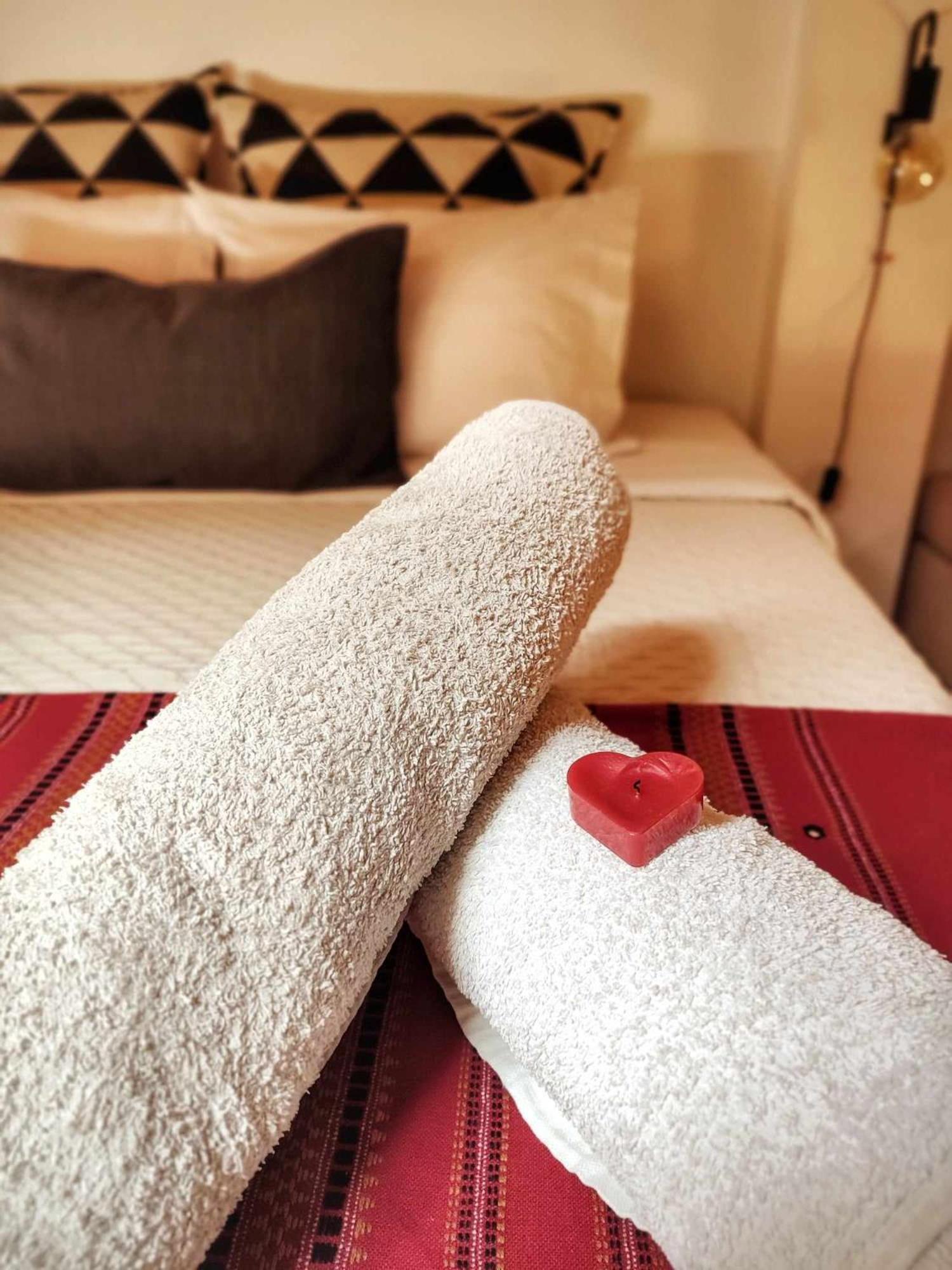 Homestay Attic Private Bedroom 阿尔热祖尔 外观 照片